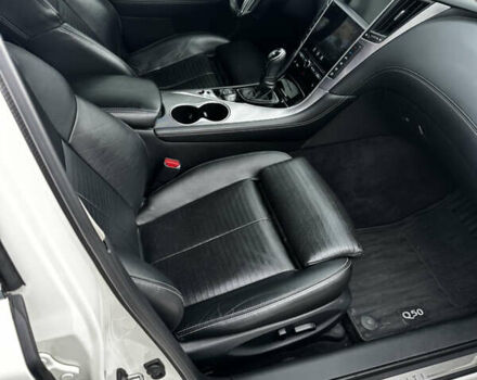 Білий Інфініті Q50, об'ємом двигуна 3 л та пробігом 152 тис. км за 15000 $, фото 28 на Automoto.ua