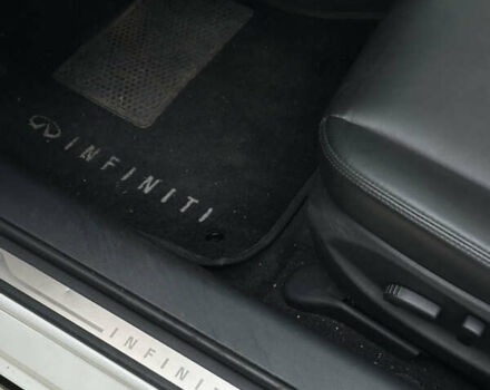 Белый Инфинити Q50, объемом двигателя 3 л и пробегом 145 тыс. км за 18500 $, фото 56 на Automoto.ua