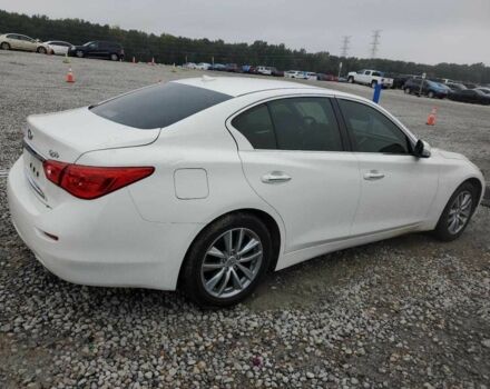 Белый Инфинити Q50, объемом двигателя 2 л и пробегом 148 тыс. км за 2200 $, фото 2 на Automoto.ua