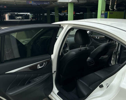 Белый Инфинити Q50, объемом двигателя 3 л и пробегом 145 тыс. км за 18500 $, фото 51 на Automoto.ua