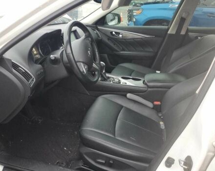 Белый Инфинити Q50, объемом двигателя 2 л и пробегом 148 тыс. км за 2200 $, фото 6 на Automoto.ua