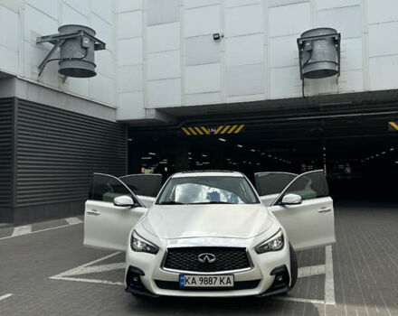Белый Инфинити Q50, объемом двигателя 3 л и пробегом 145 тыс. км за 18500 $, фото 4 на Automoto.ua