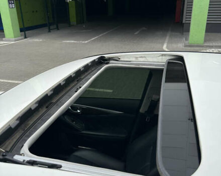 Белый Инфинити Q50, объемом двигателя 3 л и пробегом 145 тыс. км за 18500 $, фото 77 на Automoto.ua