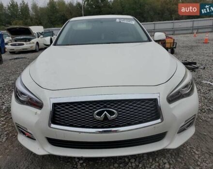 Белый Инфинити Q50, объемом двигателя 2 л и пробегом 148 тыс. км за 2200 $, фото 4 на Automoto.ua