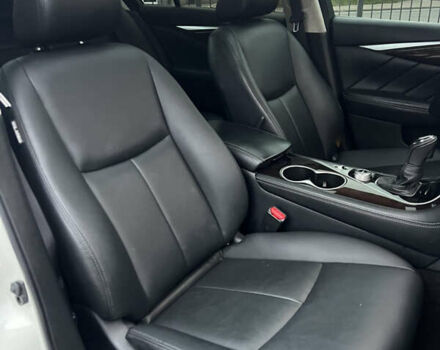 Белый Инфинити Q50, объемом двигателя 3 л и пробегом 144 тыс. км за 15900 $, фото 22 на Automoto.ua