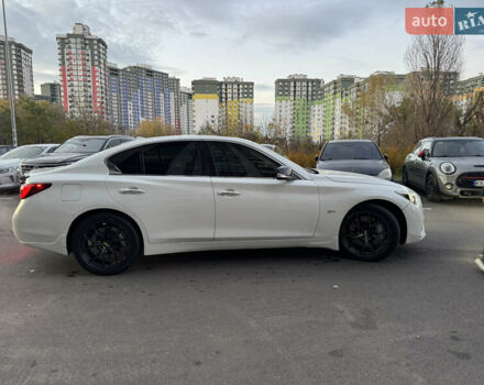 Белый Инфинити Q50, объемом двигателя 3 л и пробегом 190 тыс. км за 21000 $, фото 5 на Automoto.ua