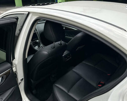 Белый Инфинити Q50, объемом двигателя 3 л и пробегом 145 тыс. км за 18500 $, фото 80 на Automoto.ua