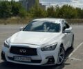 Белый Инфинити Q50, объемом двигателя 3 л и пробегом 100 тыс. км за 21000 $, фото 1 на Automoto.ua
