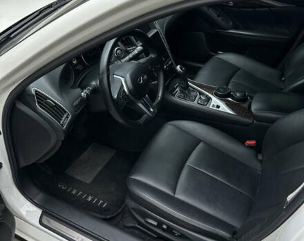 Белый Инфинити Q50, объемом двигателя 3 л и пробегом 145 тыс. км за 18500 $, фото 89 на Automoto.ua