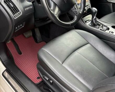 Белый Инфинити Q50, объемом двигателя 1.99 л и пробегом 97 тыс. км за 15500 $, фото 10 на Automoto.ua