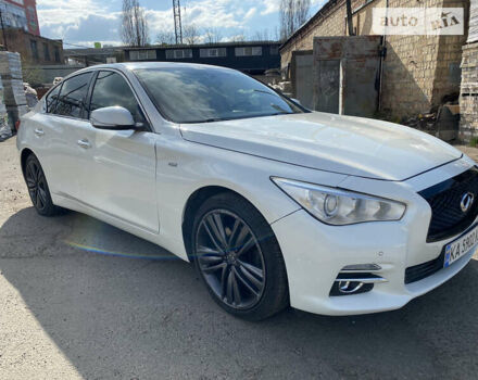 Білий Інфініті Q50, об'ємом двигуна 1.99 л та пробігом 83 тис. км за 16000 $, фото 4 на Automoto.ua