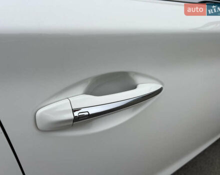 Белый Инфинити Q50, объемом двигателя 3 л и пробегом 144 тыс. км за 15900 $, фото 14 на Automoto.ua