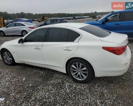 Белый Инфинити Q50, объемом двигателя 2 л и пробегом 148 тыс. км за 2200 $, фото 1 на Automoto.ua