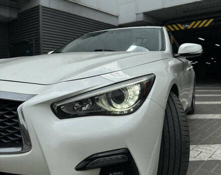 Белый Инфинити Q50, объемом двигателя 3 л и пробегом 145 тыс. км за 18500 $, фото 9 на Automoto.ua