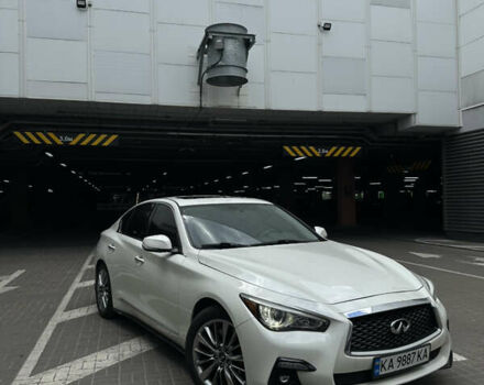 Белый Инфинити Q50, объемом двигателя 3 л и пробегом 145 тыс. км за 18500 $, фото 1 на Automoto.ua
