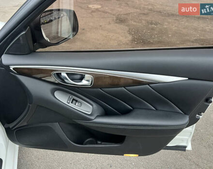 Белый Инфинити Q50, объемом двигателя 3 л и пробегом 144 тыс. км за 15900 $, фото 20 на Automoto.ua