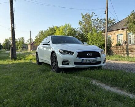 Белый Инфинити Q50, объемом двигателя 1.99 л и пробегом 97 тыс. км за 15500 $, фото 1 на Automoto.ua