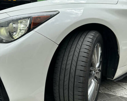 Белый Инфинити Q50, объемом двигателя 3 л и пробегом 145 тыс. км за 18500 $, фото 11 на Automoto.ua