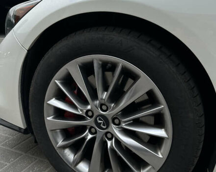 Белый Инфинити Q50, объемом двигателя 3 л и пробегом 145 тыс. км за 18500 $, фото 42 на Automoto.ua