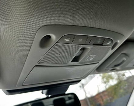 Білий Інфініті Q50, об'ємом двигуна 3 л та пробігом 152 тис. км за 15000 $, фото 43 на Automoto.ua