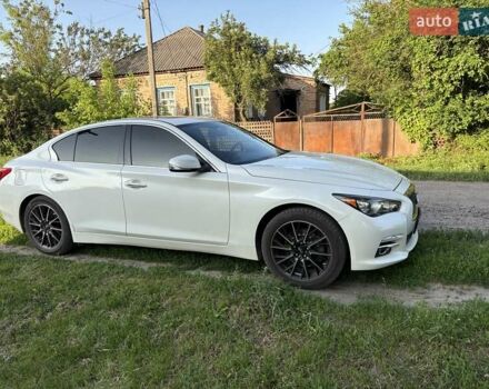 Белый Инфинити Q50, объемом двигателя 1.99 л и пробегом 97 тыс. км за 15500 $, фото 4 на Automoto.ua