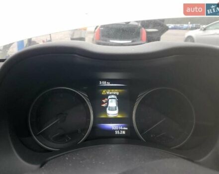 Белый Инфинити Q50, объемом двигателя 2 л и пробегом 148 тыс. км за 2200 $, фото 8 на Automoto.ua