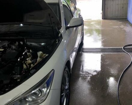 Белый Инфинити Q50, объемом двигателя 1.99 л и пробегом 138 тыс. км за 18500 $, фото 6 на Automoto.ua