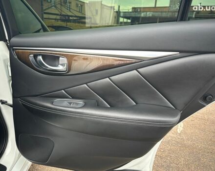 Белый Инфинити Q50, объемом двигателя 3 л и пробегом 143 тыс. км за 14200 $, фото 21 на Automoto.ua