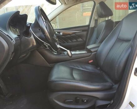 Белый Инфинити Q50, объемом двигателя 0 л и пробегом 104 тыс. км за 3100 $, фото 6 на Automoto.ua