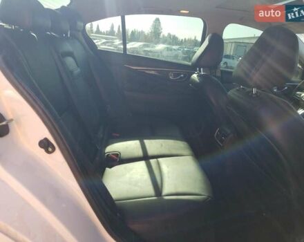 Белый Инфинити Q50, объемом двигателя 3 л и пробегом 86 тыс. км за 2750 $, фото 9 на Automoto.ua