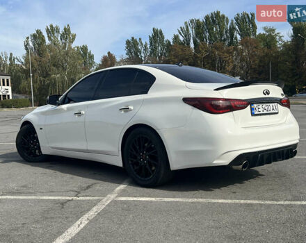 Білий Інфініті Q50, об'ємом двигуна 3 л та пробігом 140 тис. км за 15800 $, фото 3 на Automoto.ua