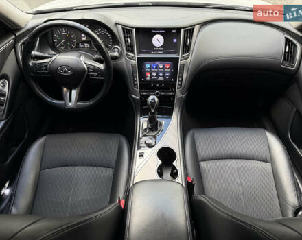 Белый Инфинити Q50, объемом двигателя 2 л и пробегом 117 тыс. км за 18000 $, фото 12 на Automoto.ua