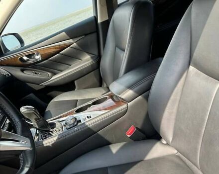 Белый Инфинити Q50, объемом двигателя 3 л и пробегом 103 тыс. км за 18333 $, фото 5 на Automoto.ua