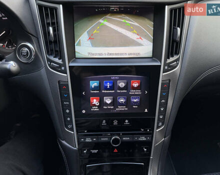 Белый Инфинити Q50, объемом двигателя 2 л и пробегом 117 тыс. км за 18000 $, фото 20 на Automoto.ua