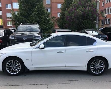 Белый Инфинити Q50, объемом двигателя 1.99 л и пробегом 138 тыс. км за 18500 $, фото 4 на Automoto.ua