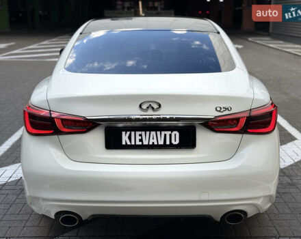 Белый Инфинити Q50, объемом двигателя 2 л и пробегом 117 тыс. км за 18000 $, фото 16 на Automoto.ua