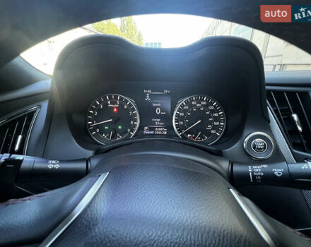 Белый Инфинити Q50, объемом двигателя 3 л и пробегом 83 тыс. км за 29100 $, фото 14 на Automoto.ua