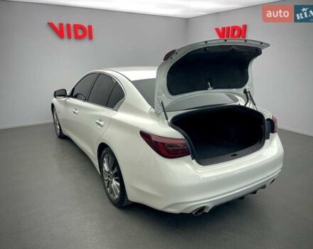 Белый Инфинити Q50, объемом двигателя 2 л и пробегом 156 тыс. км за 18514 $, фото 6 на Automoto.ua