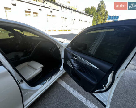 Белый Инфинити Q50, объемом двигателя 3 л и пробегом 83 тыс. км за 29100 $, фото 24 на Automoto.ua