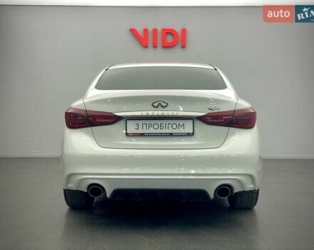 Белый Инфинити Q50, объемом двигателя 2 л и пробегом 156 тыс. км за 18514 $, фото 5 на Automoto.ua