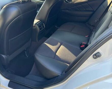 Белый Инфинити Q50, объемом двигателя 1.99 л и пробегом 41 тыс. км за 21500 $, фото 23 на Automoto.ua