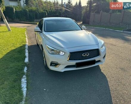 Белый Инфинити Q50, объемом двигателя 1.99 л и пробегом 41 тыс. км за 21500 $, фото 4 на Automoto.ua