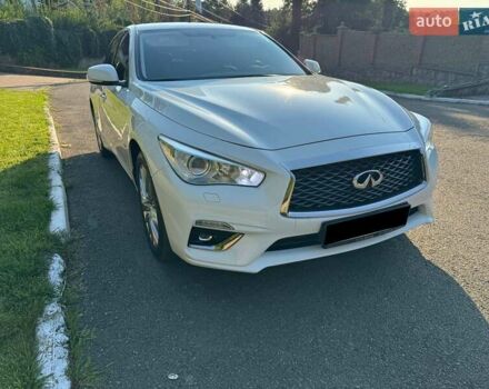 Белый Инфинити Q50, объемом двигателя 1.99 л и пробегом 41 тыс. км за 21500 $, фото 3 на Automoto.ua
