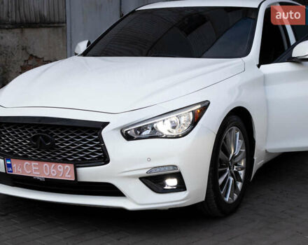 Белый Инфинити Q50, объемом двигателя 3 л и пробегом 111 тыс. км за 16000 $, фото 10 на Automoto.ua