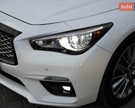 Белый Инфинити Q50, объемом двигателя 3 л и пробегом 111 тыс. км за 16000 $, фото 12 на Automoto.ua