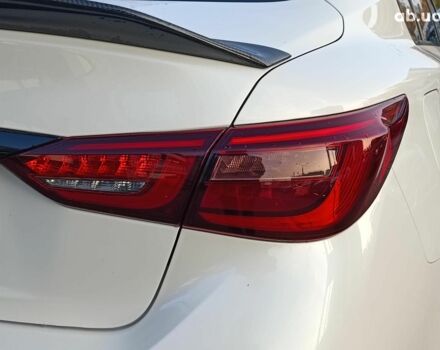 Белый Инфинити Q50, объемом двигателя 3 л и пробегом 71 тыс. км за 19490 $, фото 7 на Automoto.ua