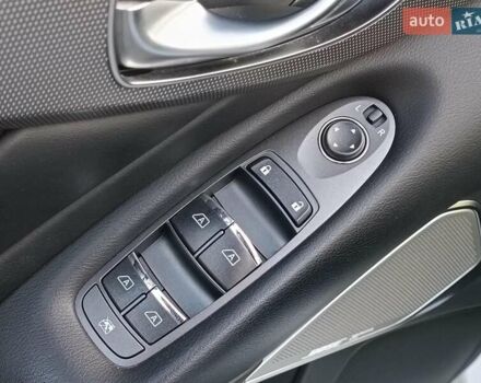 Белый Инфинити Q50, объемом двигателя 3 л и пробегом 71 тыс. км за 19490 $, фото 13 на Automoto.ua