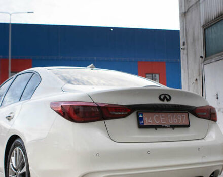 Белый Инфинити Q50, объемом двигателя 3 л и пробегом 111 тыс. км за 16000 $, фото 5 на Automoto.ua