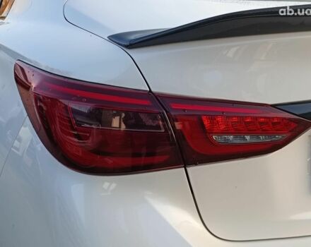 Белый Инфинити Q50, объемом двигателя 3 л и пробегом 71 тыс. км за 19490 $, фото 8 на Automoto.ua