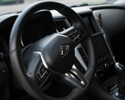 Белый Инфинити Q50, объемом двигателя 3 л и пробегом 111 тыс. км за 15100 $, фото 1 на Automoto.ua